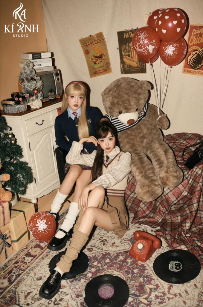 Chụp ảnh đôi bạn thân nữ chất