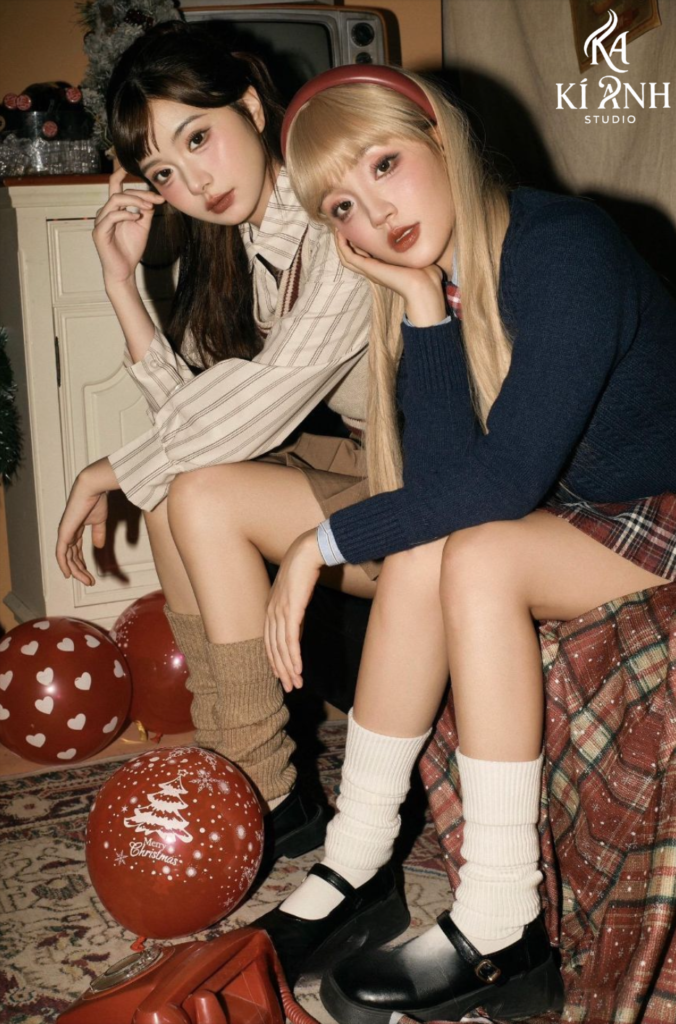 Chụp ảnh đôi bạn thân nữ chất