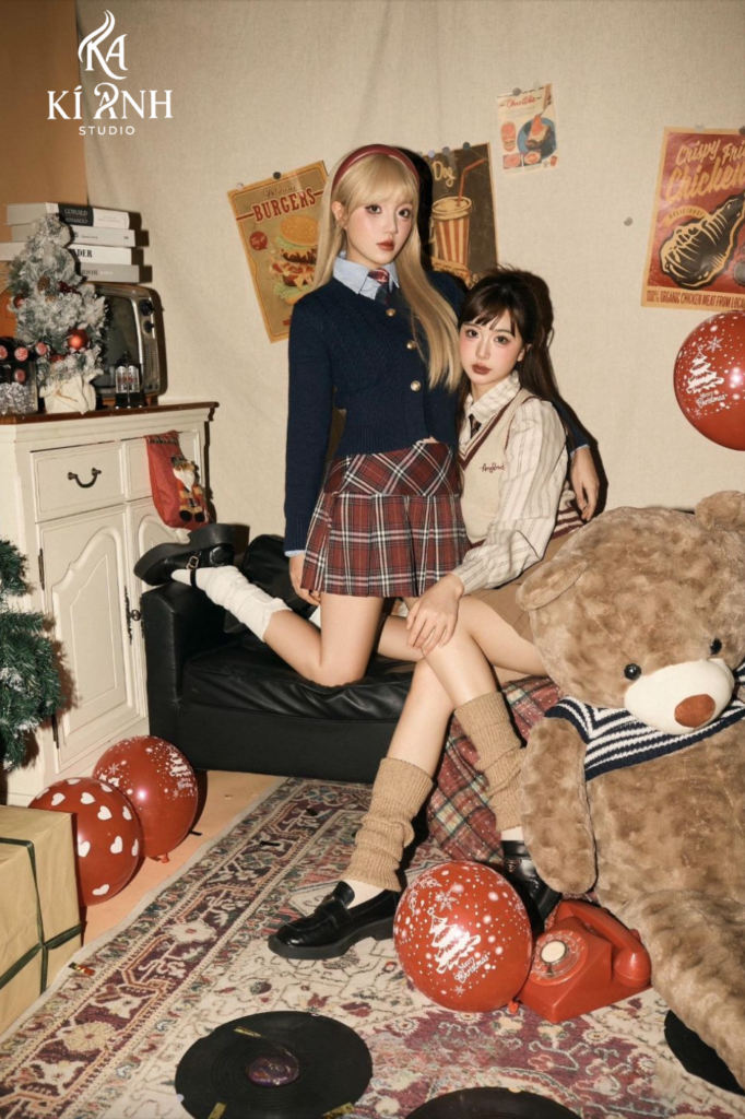 Chụp ảnh đôi bạn thân nữ chất